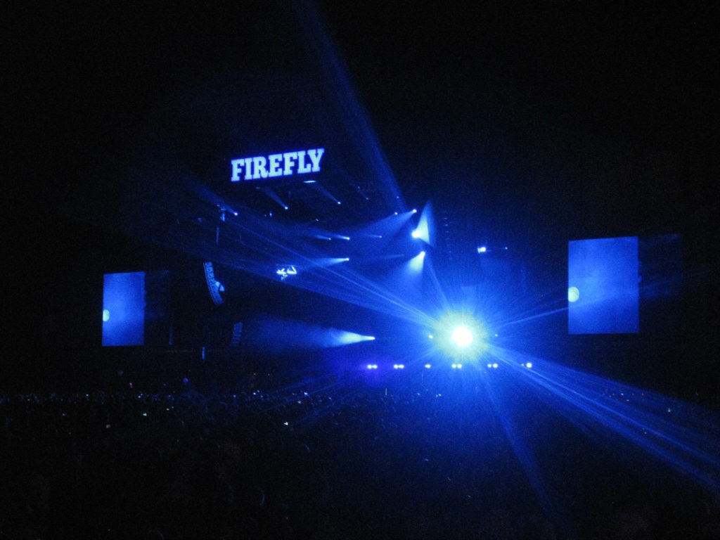 2.7-firefly concert 1