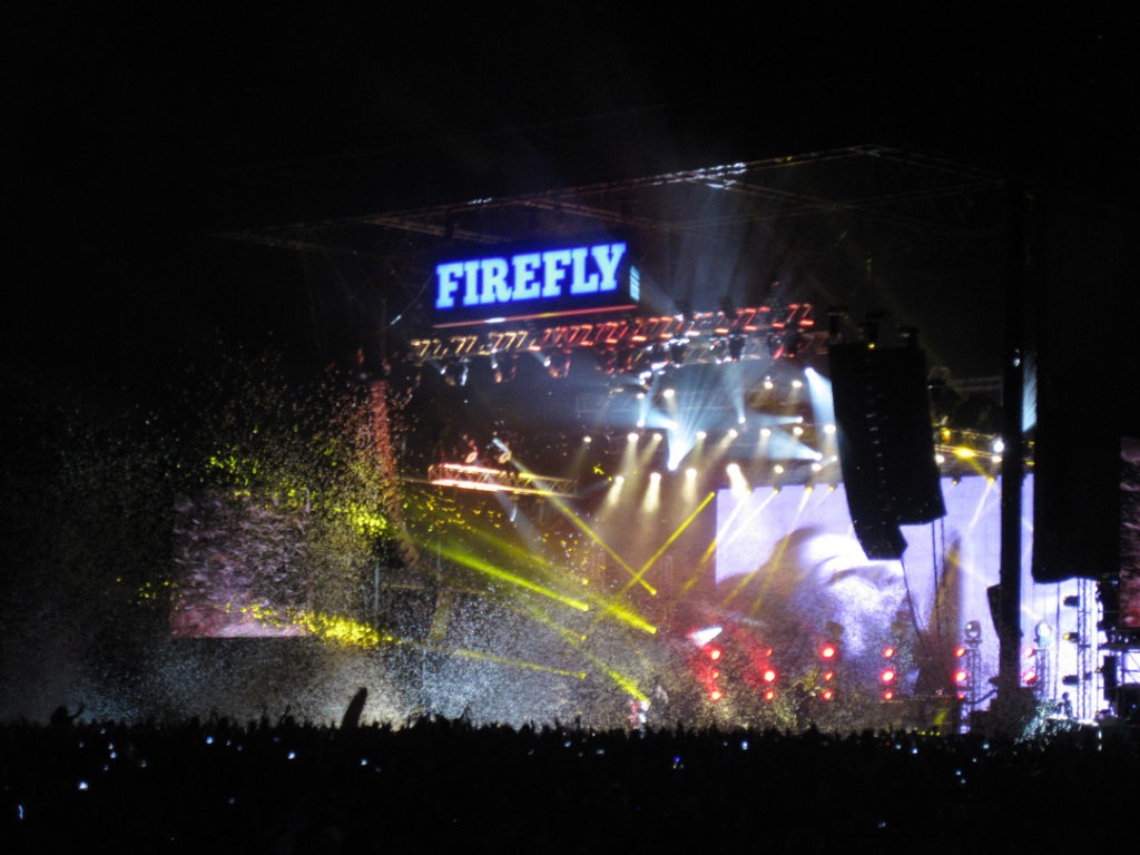 2.7-firefly concert 9